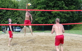 XI Turniej piłka plażowa (29)